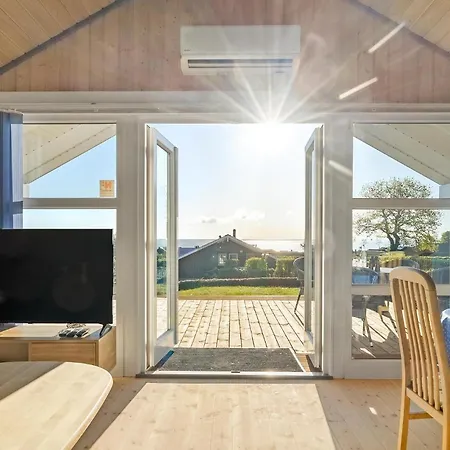 3 Bedroom Awesome In Sjolund Dom wakacyjny Hejls