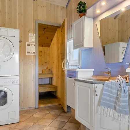 Dom wakacyjny 3 Bedroom Awesome In Sjolund