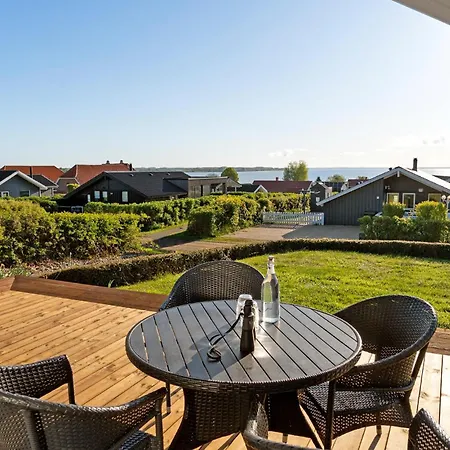 Dom wakacyjny 3 Bedroom Awesome In Sjolund Hejls